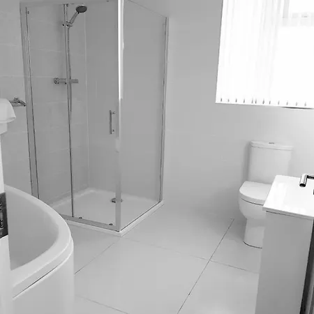 Annie's House With Thermal Health *