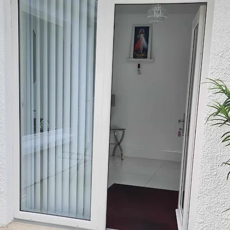 Annie's House With Thermal Health Moville