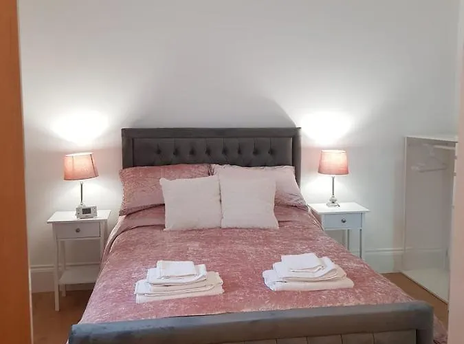 Annie's House With Thermal Health 別荘 モビル