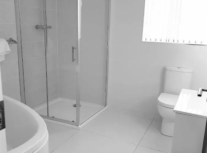 Annie's House With Thermal Health *