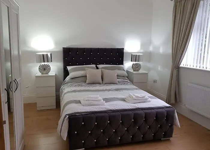 Annie's House With Thermal Health モビル