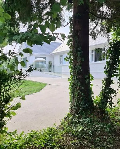 Annie's House With Thermal Health モビル